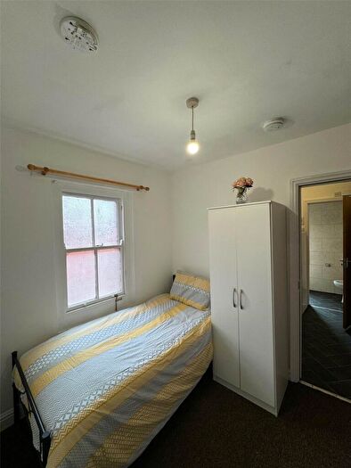 Apartment To Rent In Pershore Road, Selly Park, Birmingham, B29