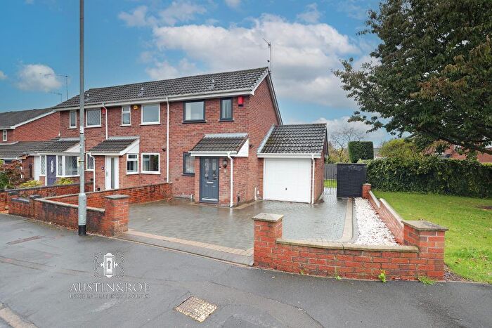 2 Bedroom End Of Terrace House For Sale In Bevandean Close, Stoke On Trent, Staffordshire, ST4