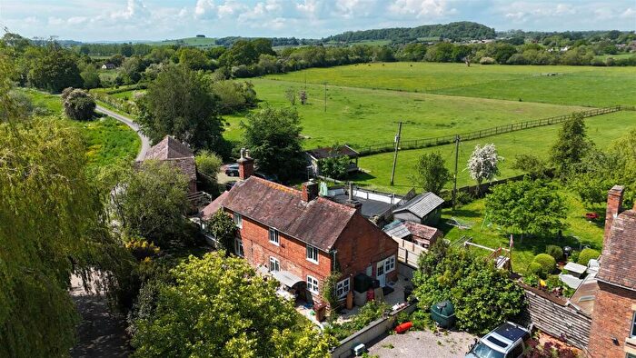 3 Bedroom Cottage For Sale In Haw Bridge, Tirley, Gloucester, GL19