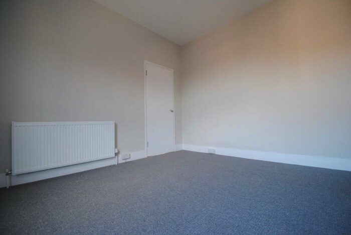 2 Bedroom Flat To Rent In Whatman Road, SE23