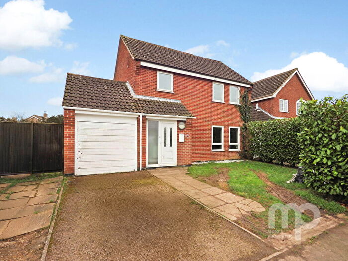 3 Bedroom Link Detached House For Sale In Sheffield Road, Wymondham, NR18