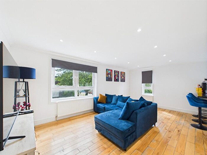2 Bedroom Flat For Sale In Shaw Court, Erskine, Renfrewshire, PA8