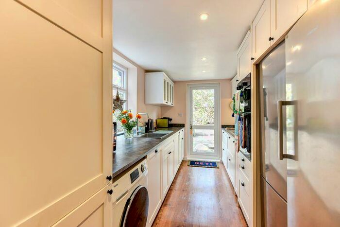 1 Bedroom Terraced House To Rent In Queens Park Road, Brighton, BN2