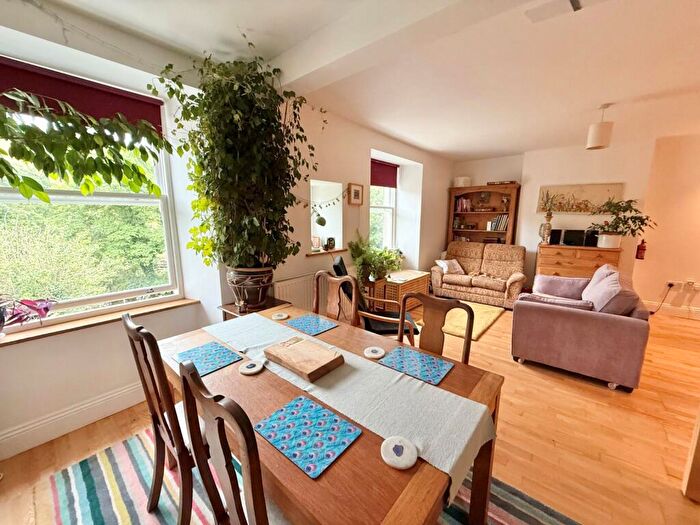 1 Bedroom Maisonette To Rent In Woodhead Road, Holmfirth, West Yorkshire, HD9