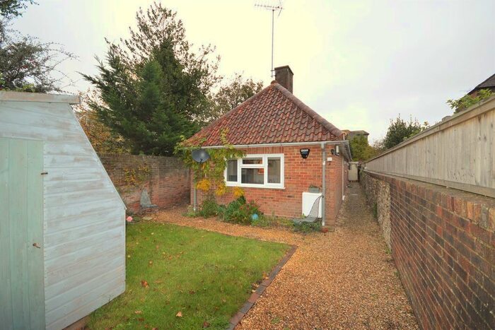 3 Bedroom Detached Bungalow To Rent In Little London, Chichester PO19