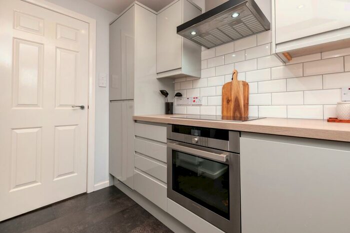 2 Bedroom Apartment To Rent In Cartbank Grove, Flat /, Cathcart, Glasgow, G44