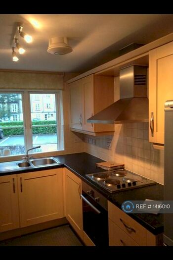 2 Bedroom Flat To Rent In Tudor Way, Knaphill, Woking, GU21