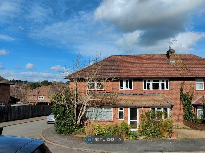 4 Bedroom Semi-Detached House To Rent In Coxborrow Close, Cookham, SL6