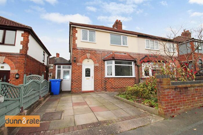 3 Bedroom Semi Detached House For Sale In Clive Avenue, Baddeley Green, Stoke On Trent, ST2