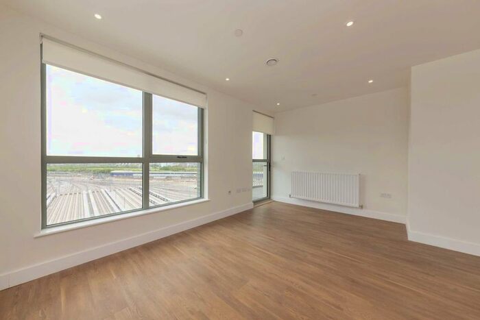 1 Bedroom Flat To Rent In Green Street, London NW10