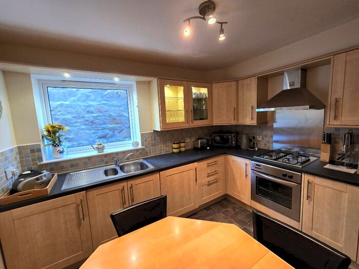 2 Bedroom Flat To Rent In Skene Square, Rosemount, Aberdeen, AB25