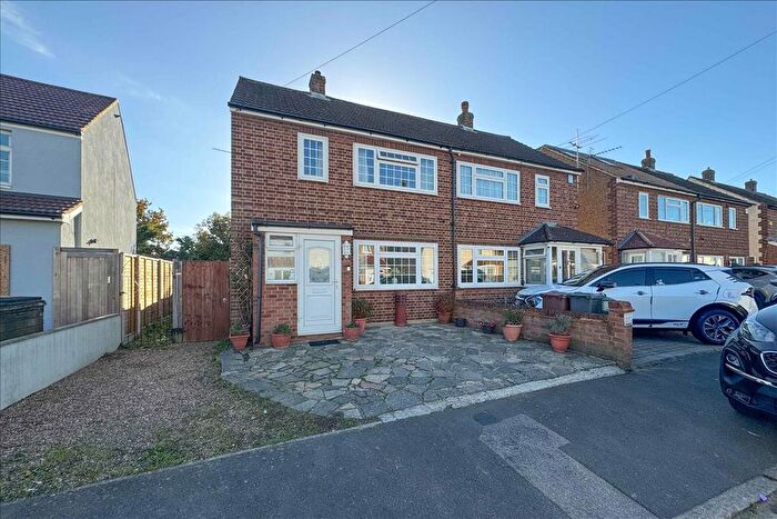2 Bedroom Semi-detached House For Sale In New Road, Hanworth, Middlesex, TW13