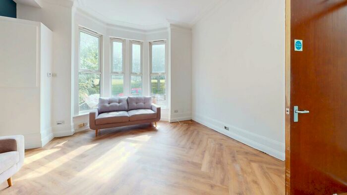 6 Bedroom Flat To Rent In Hyde Park Road, Hyde Park, Leeds, LS6