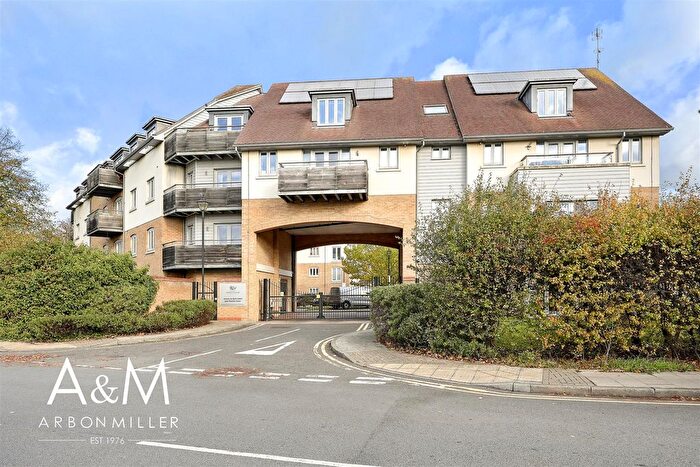 2 Bedroom Flat For Sale In Thomas Court, New Mossford Way, Barkingside, IG6