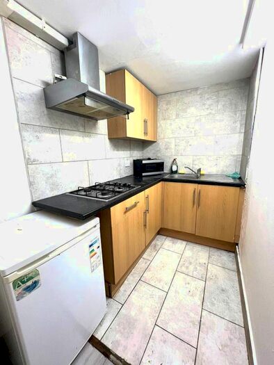 1 Bedroom Studio To Rent In Blythswood Road, Seven Kings, Ilford, IG3