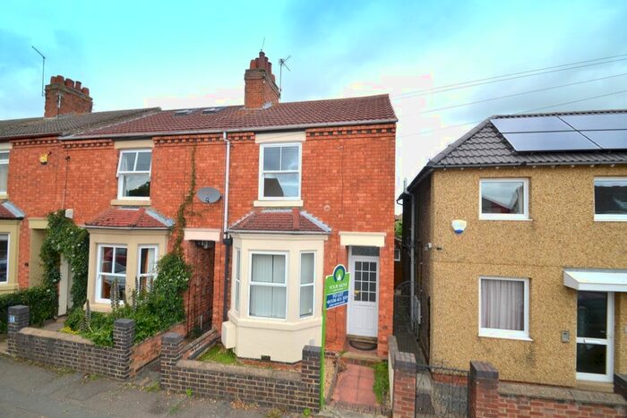 2 Bedroom Terraced House To Rent In Exeter Street, Kettering, Northamptonshire, NN16