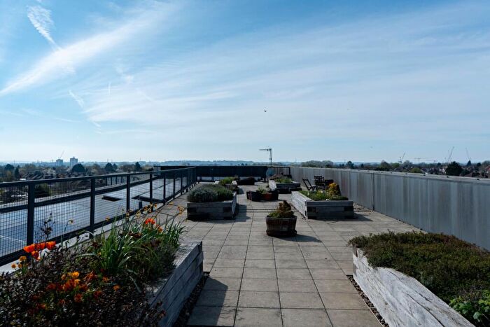 1 Bedroom Apartment To Rent In Barns Place, Barns Road, Oxford, OX4