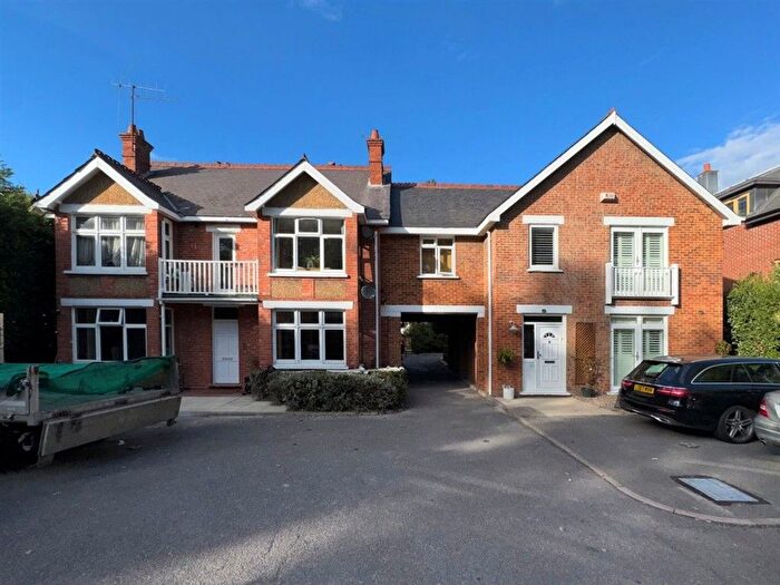 2 Bedroom Flat For Sale In London Road, Ascot, SL5