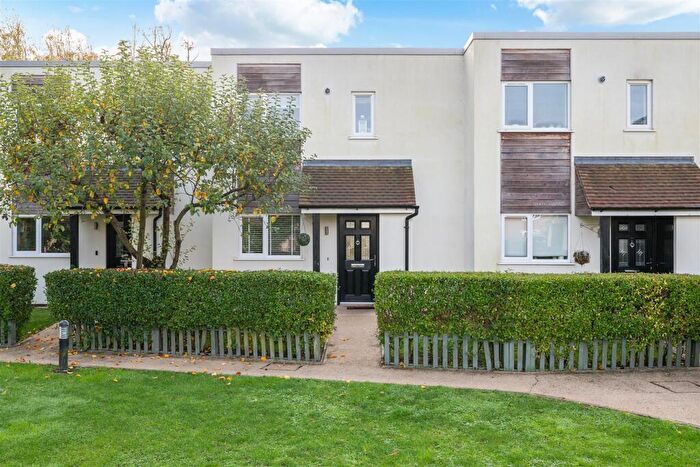 2 Bedroom House For Sale In Oak Glade, Epsom, KT19