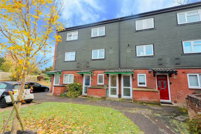 1 Bedroom Duplex To Rent In Myrtleside Close, Northwood, HA6