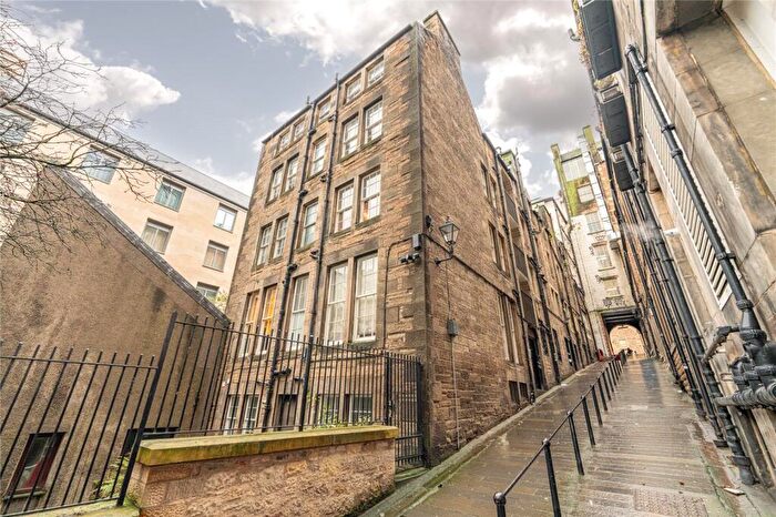 2 Bedroom Flat For Sale In / Carrubber's Close, High Street, Edinburgh, EH1