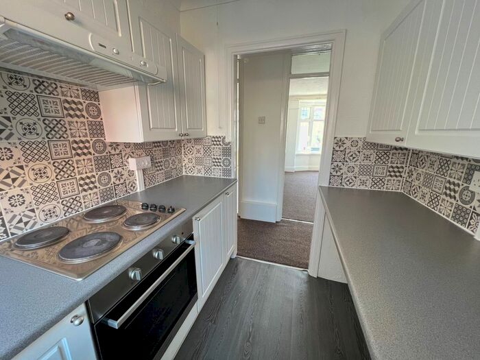 2 Bedroom Flat To Rent In Well Street, Porthcawl, CF36