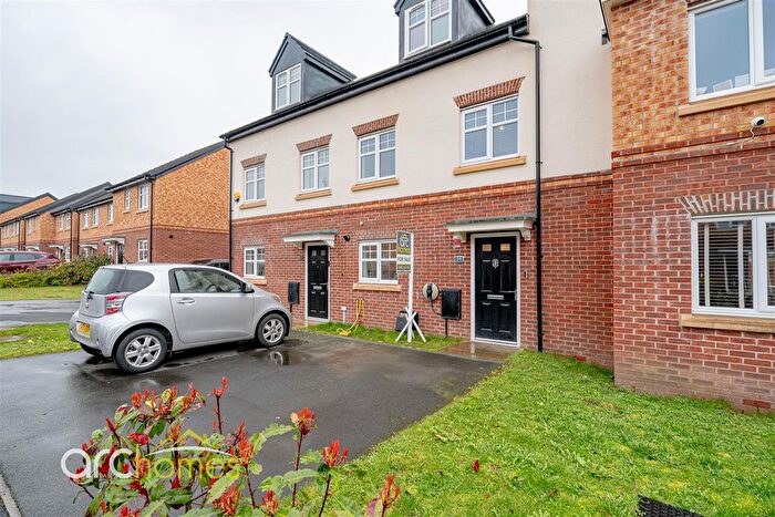 3 Bedroom Town House For Sale In Stothert Street, Atherton, Manchester, M46