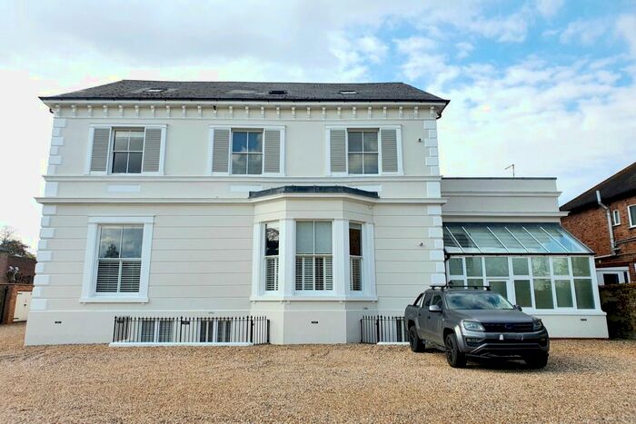 1 Bedroom Flat To Rent In Warwick Place, Leamington Spa, Warwickshire, CV32