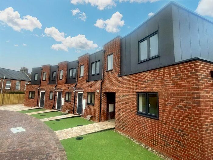 1 Bedroom Flat To Rent In Milliers Close, Willesden Green, London, NW10