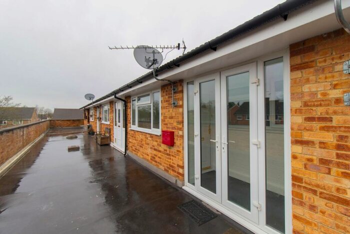 2 Bedroom Maisonette To Rent In Northfield Road, Church Crookham, Fleet, GU52