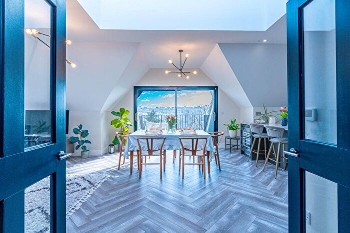 2 Bedroom Penthouse For Sale In Woodcrest Road, Purley, CR8