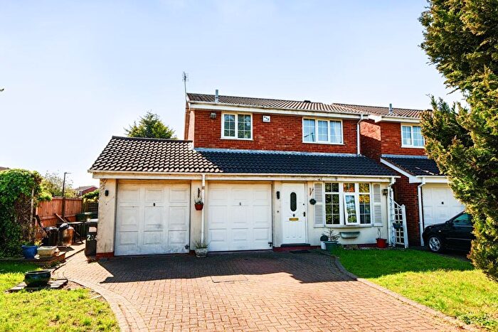 3 Bedroom Detached House For Sale In Parkfield Drive, Birmingham, B36