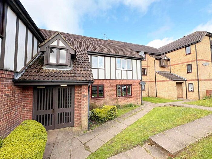 2 Bedroom Apartment For Sale In Kerr Close, Knebworth, SG3
