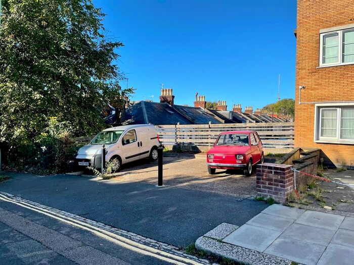 Garage / Parking To Rent In Wilbury Villas, Hove, BN3