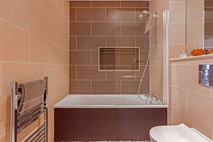 1 Bedroom Property To Rent In Hilda Road, Southall, UB2