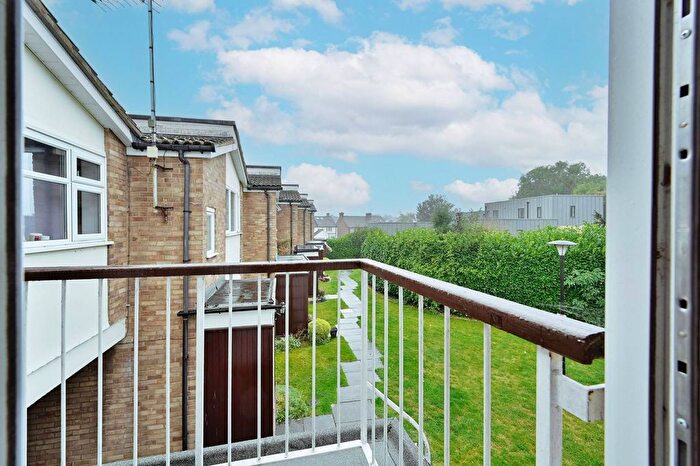 1 Bedroom Maisonette To Rent In The Larches, Bushey, WD23