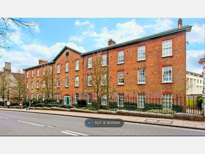 2 Bedroom Flat To Rent In The Mons, Winchester, SO23