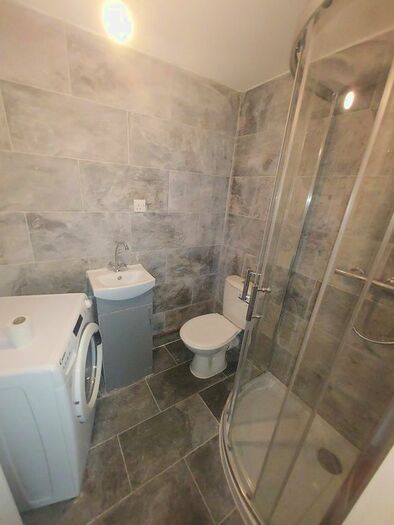 Studio To Rent In Shropshire Close, Mitcham, CR4