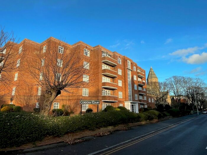 3 Bedroom Flat To Rent In Sandgate Road, Folkestone, Kent, CT20