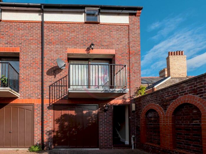 2 Bedroom Property To Rent In Clos Padarn, Llangawsai, Aberystwyth, SY23