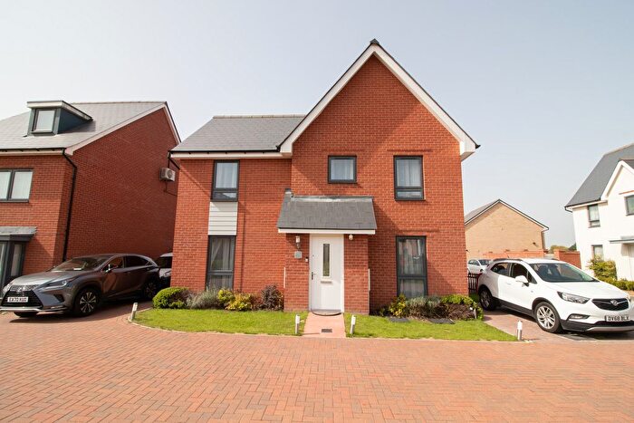 4 Bedroom Detached House For Sale In Blackthorn Drive, Harlow, CM17
