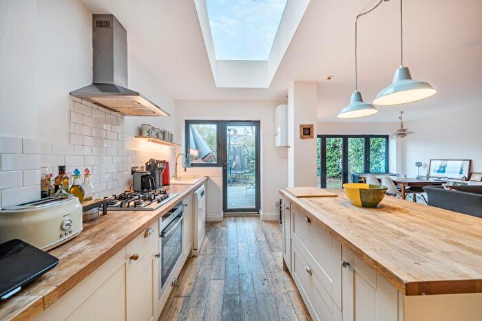 4 Bedroom End Of Terrace House For Sale In Lanbury Road, Peckham, London, SE15