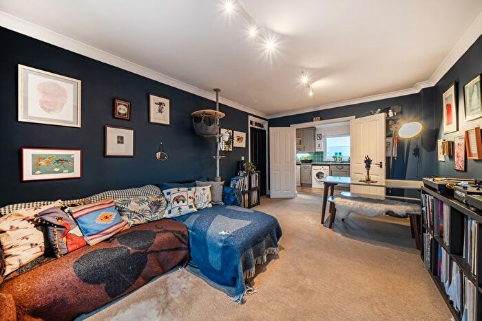 2 Bedroom Flat For Sale In Collcutt Lodge, London, Greater London, SW4