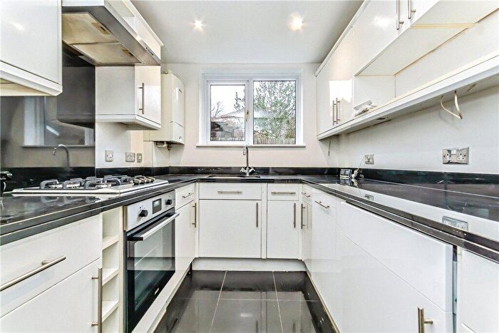 2 Bedroom Flat For Sale In St. Augustines Avenue, South Croydon, CR2