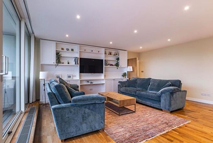 3 Bedroom Flat To Rent In St. Johns Wood Park, St John's Wood, London, NW8