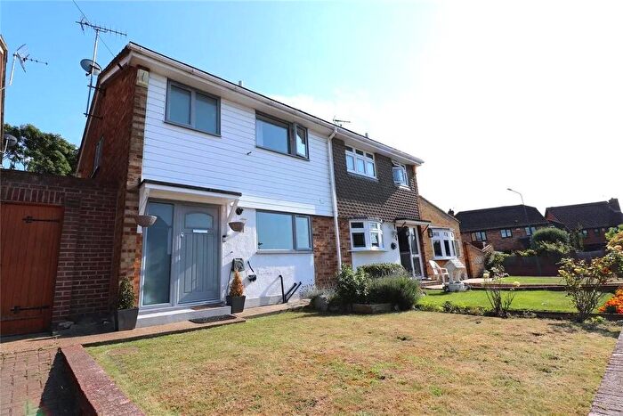1 Bedroom Terraced House To Rent In Worcester Close, Greenhithe, DA9