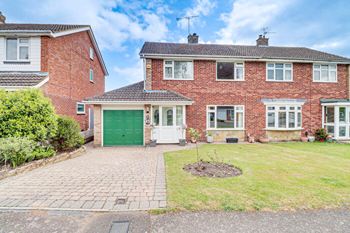 3 Bedroom Semi-Detached House For Sale In Ben Austins, Redbourn, St. Albans, AL3