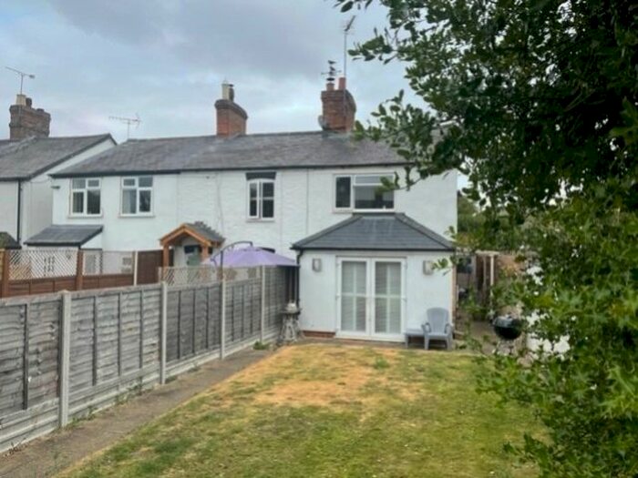 2 Bedroom Cottage To Rent In Banbury Road, Brackley, Northamptonshire, NN13