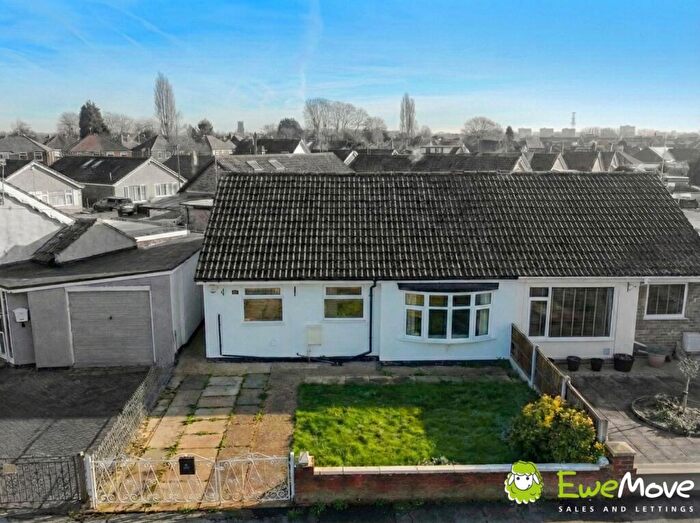 2 Bedroom Bungalow For Sale In Ivanhoe Way, Doncaster, DN5