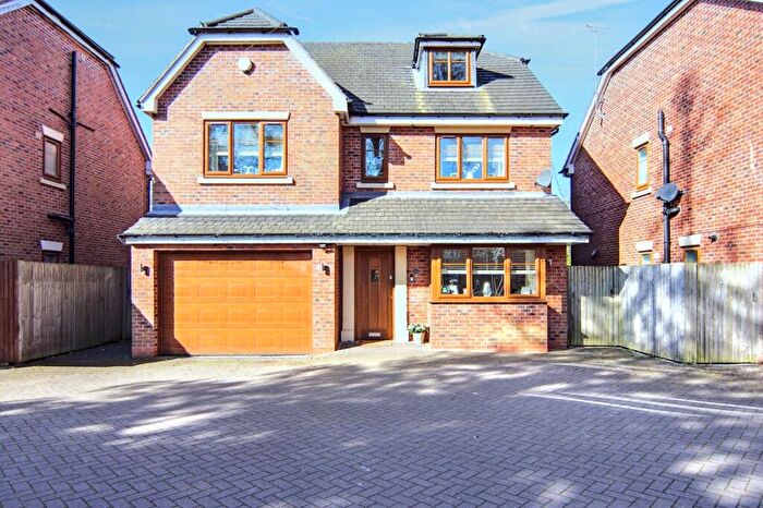5 Bedroom Detached House For Sale In Kenilworth Road, Balsall Common, CV7